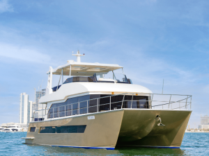 2 Hour Yacht Tour in Dubai Marina with Breakfast or BBQ Boat Tours and Cruises