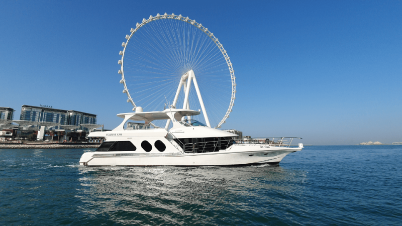 Dubai Marina 1 Hour Yacht Tour – Boat Tours and Cruises