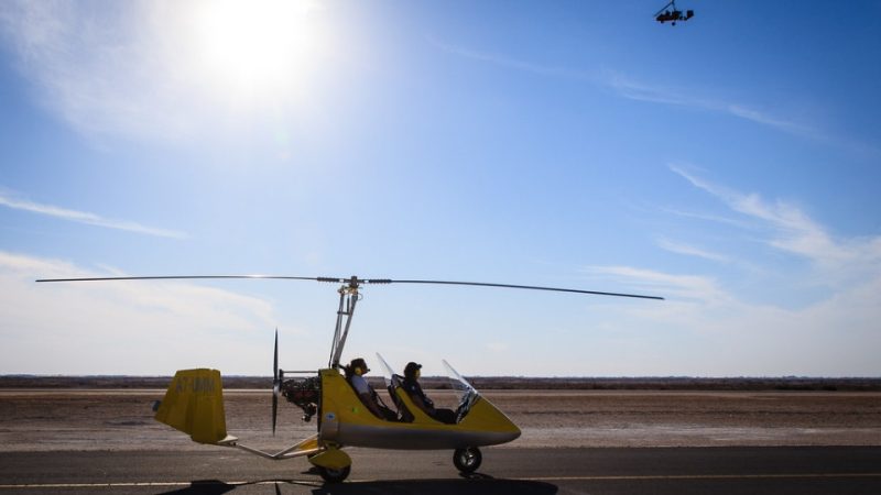 Flying On a Gyrocopter Around Al Khor – Desert safaris