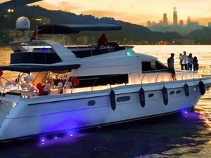 Istanbul: Small-Group Sunset or Day Yacht Cruise with Snacks Boat Tours and Cruises