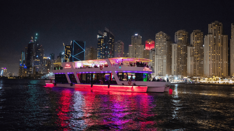 Dubai Marina Dinner Cruise with Live Music & Open Bar – Boat Tours and Cruises